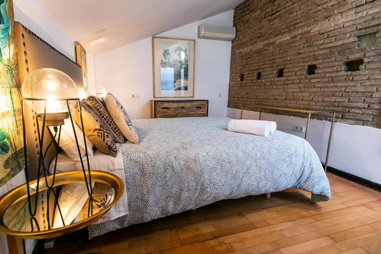 Apartamento 3 Dormitorios En Calle San Vicente. Севилья Экстерьер фото