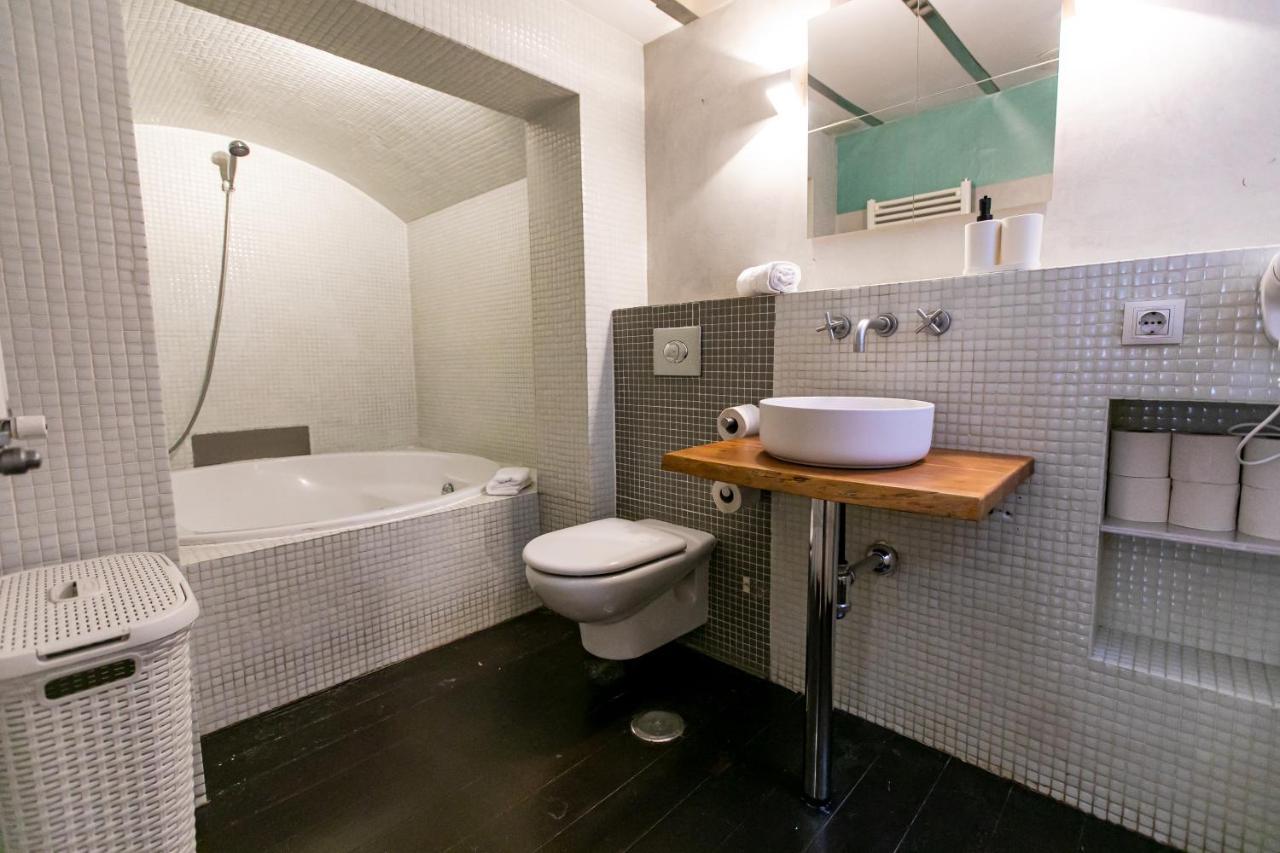 Apartamento 3 Dormitorios En Calle San Vicente. Севилья Экстерьер фото