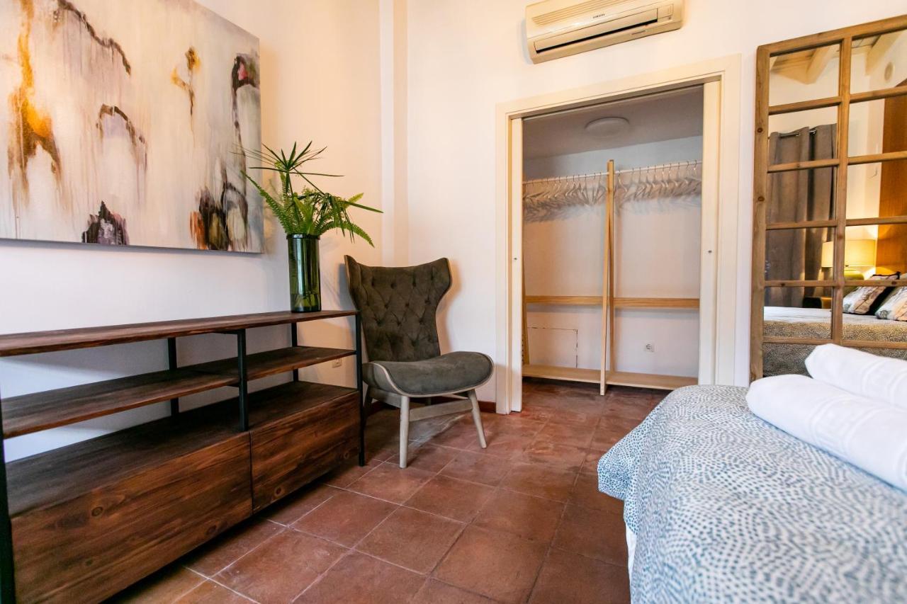 Apartamento 3 Dormitorios En Calle San Vicente. Севилья Экстерьер фото